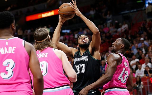 聚焦NBA赛场，最新动态、球员风采与赛事创新