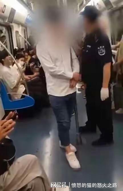 最新偷拍大全，私密与自然美景的浪漫约会